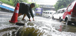 汛期清洁“勿止净”大雨之中的清洁万象